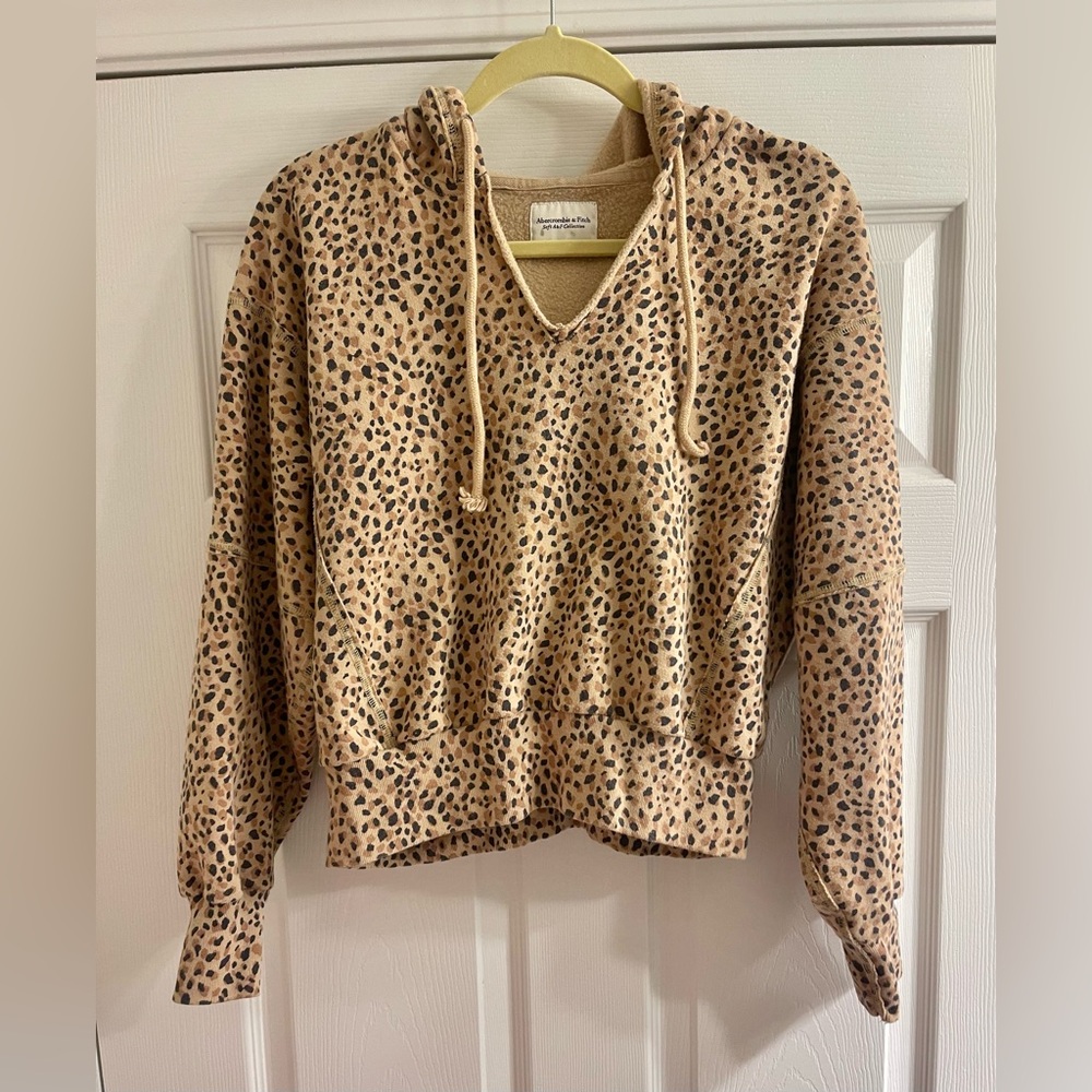 Abercrombie and Fitch soft hoodie sweatshirt
Size M